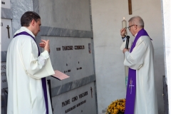 2024-11-preghiera-cimitero-12