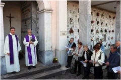 2024-11-preghiera-cimitero-14