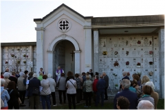 2024-11-preghiera-cimitero-3