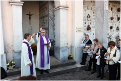 2024-11-preghiera-cimitero-6