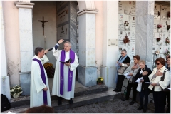 2024-11-preghiera-cimitero-7